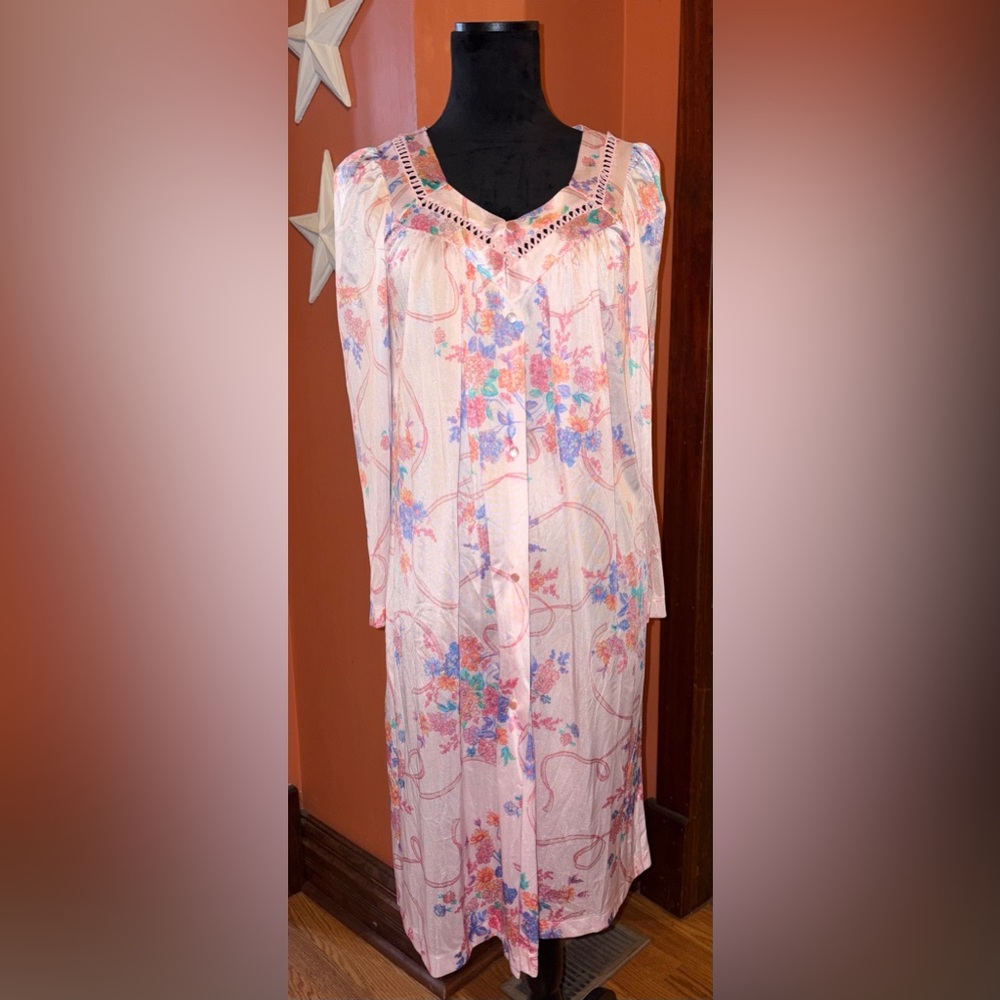 Vanity Fair vintage Floral nightgown